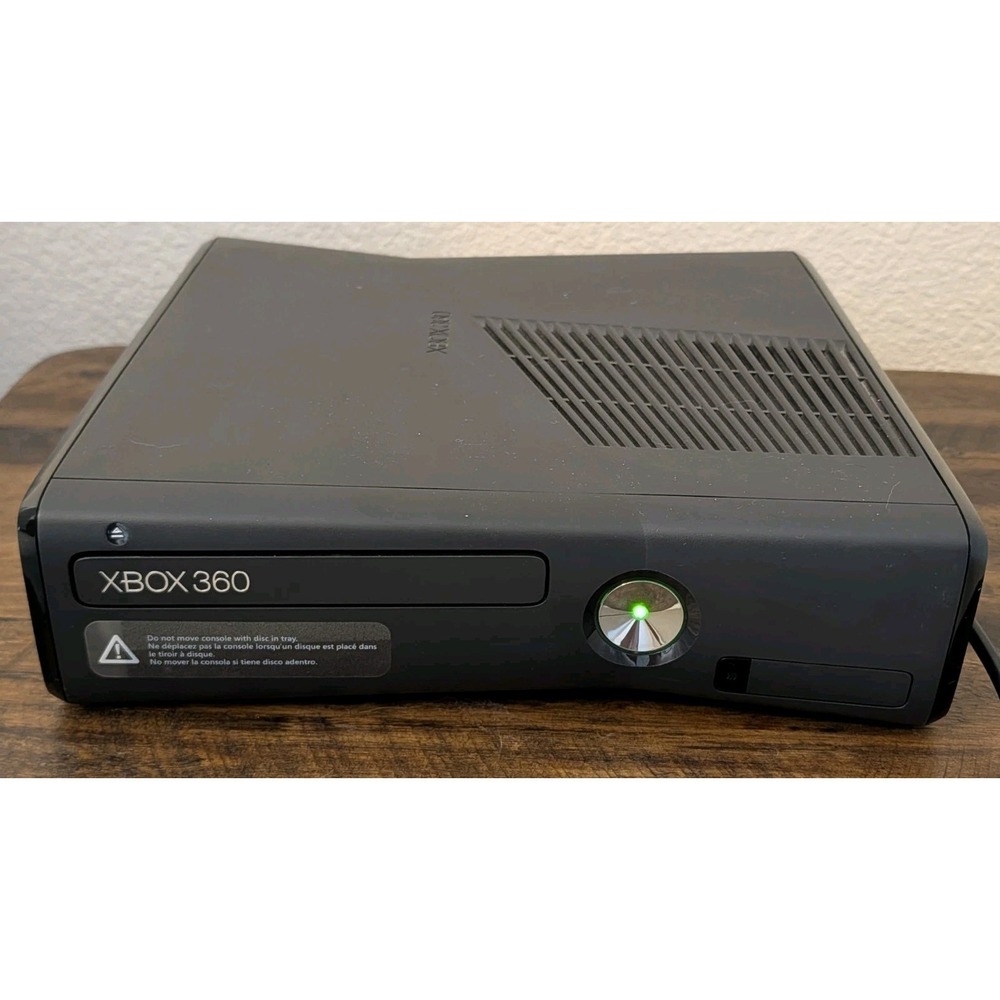 Microsoft Xbox 360 S Console Powers On Mode1 1439 Tray Ejects / Parts or Repair